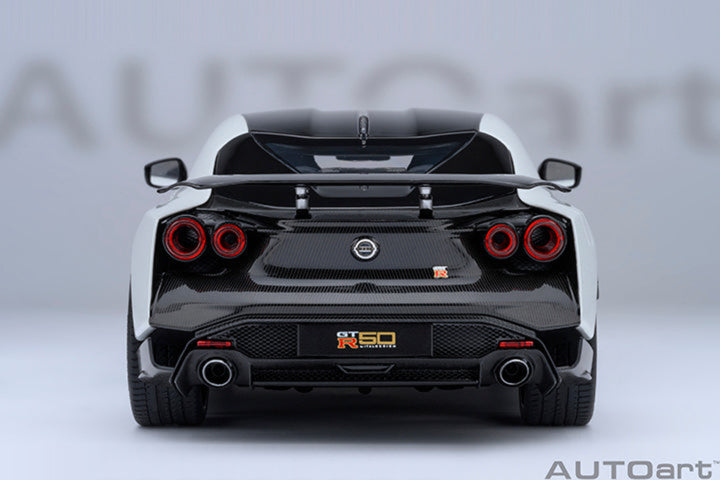 AUTOart 1:18 Nissan GT-R50 ITALDESIGN - Metallic White / Black 77511