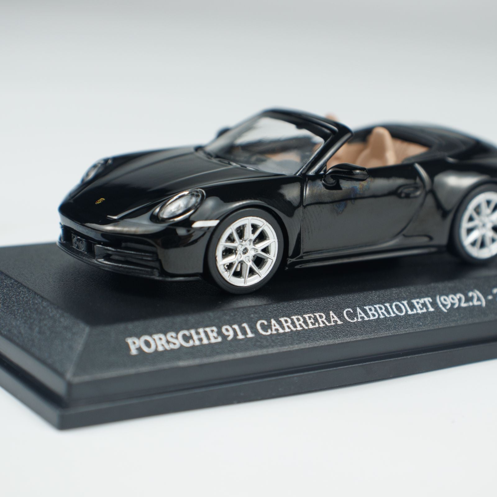 Preorder] Minichamps 1:64 PORSCHE 911(992.2) CARRERA CABRIOLET