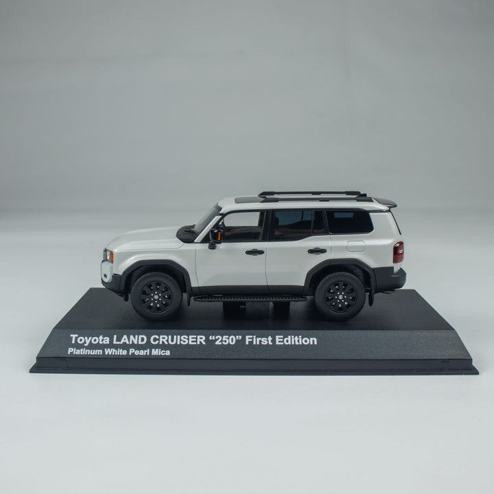 [Online Only] Kyosho 1:43 Toyota Land Cruiser 250 ZX First Edition KS03927PW1