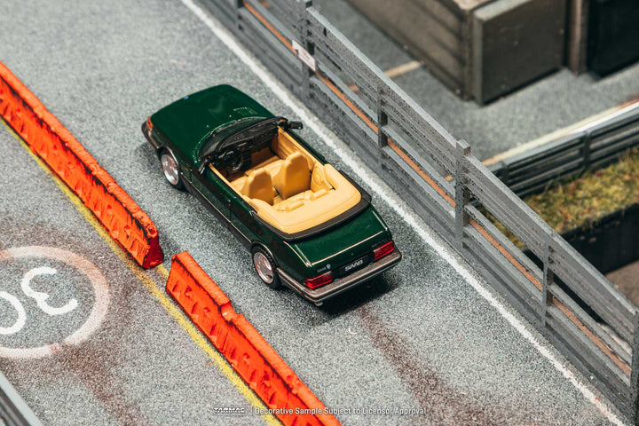 [Preorder] Tarmac Works 1:64 Saab 900 Turbo Convertible Green T64G-067-GR