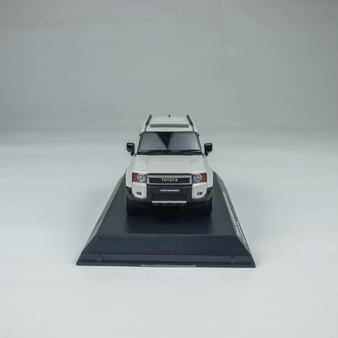 [Online Only] Kyosho 1:43 Toyota Land Cruiser 250 ZX First Edition KS03927PW1