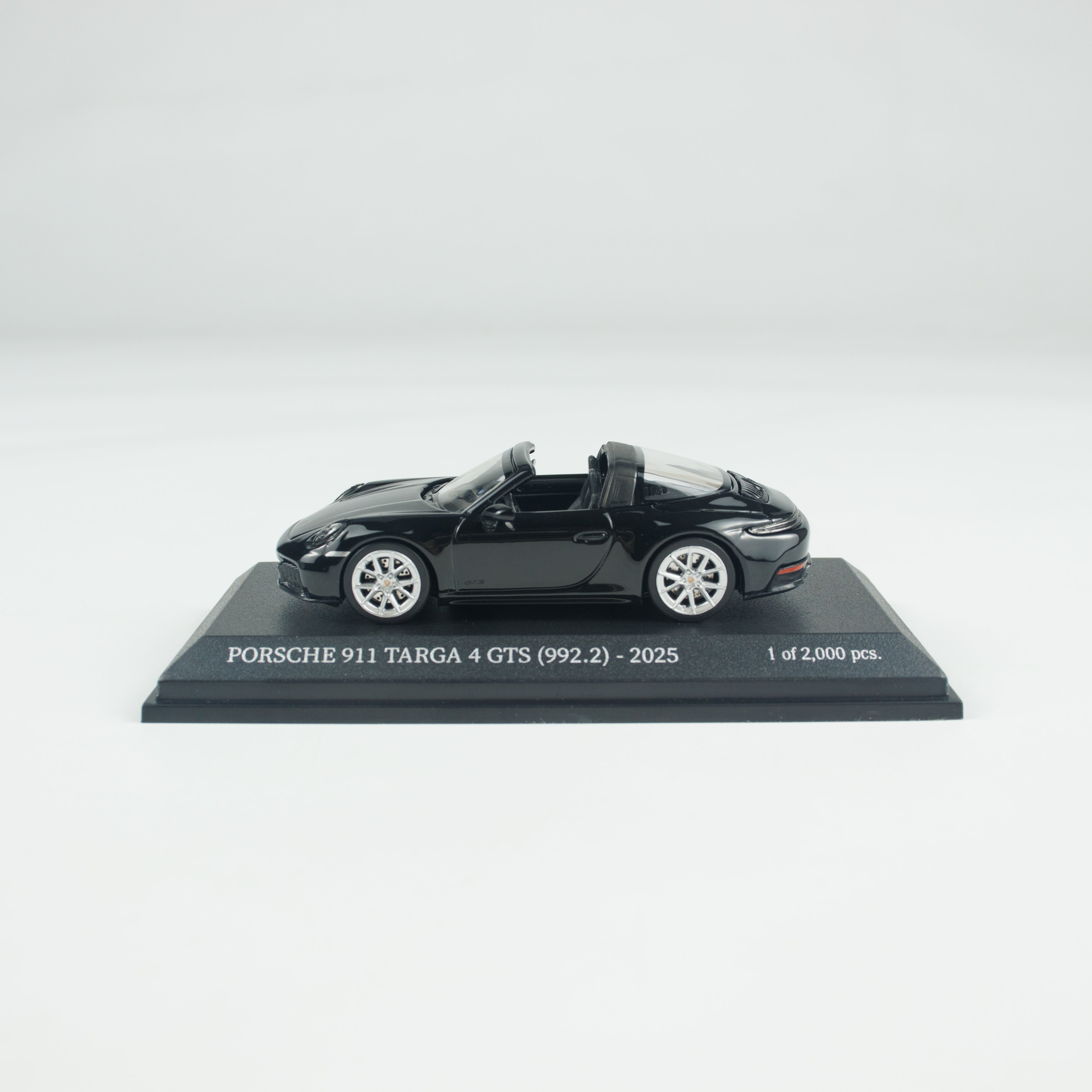 MINICHAMPS 1:64 PORSCHE 911 (992.2) TARGA 4 GTS -2025-BLACK CLDC