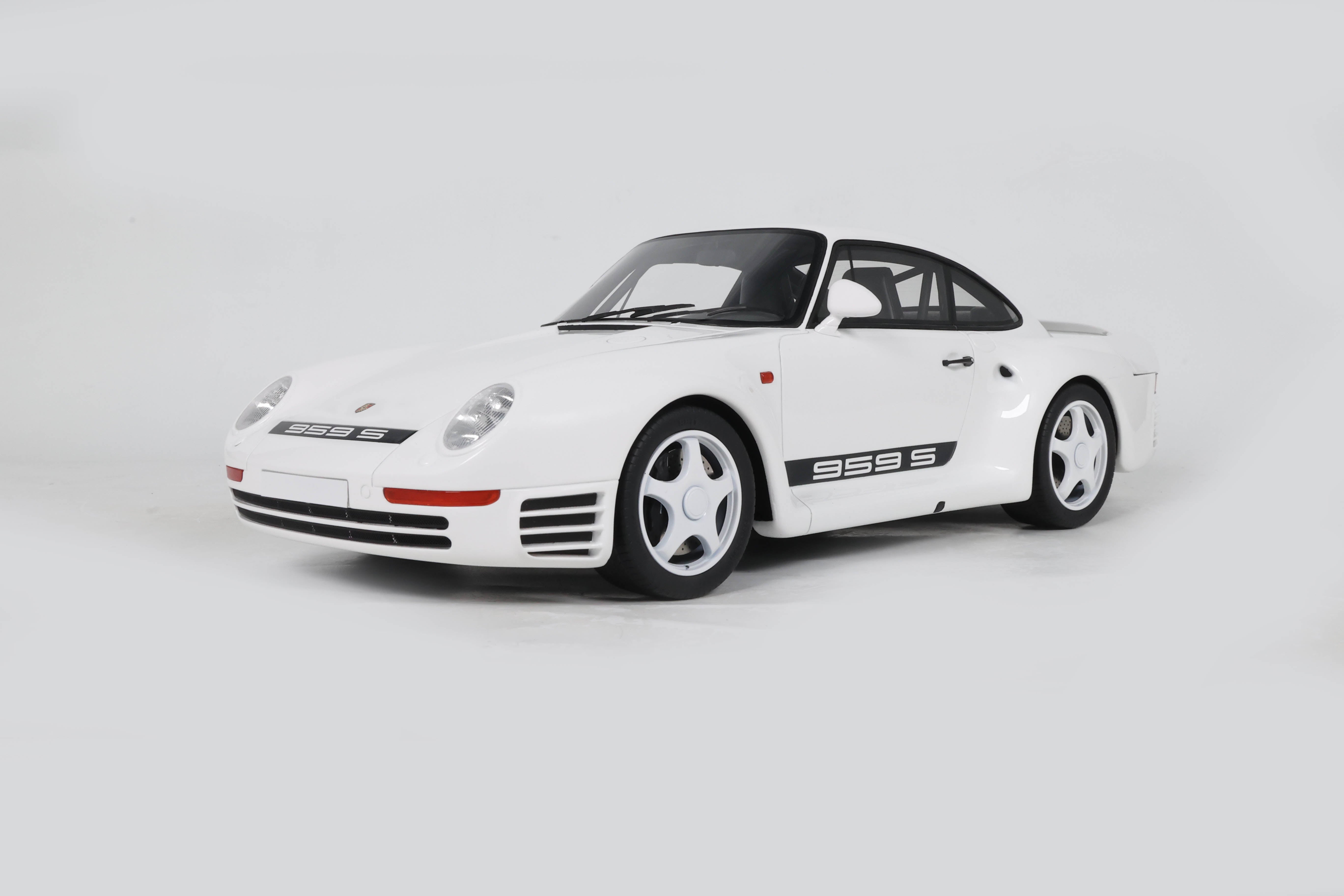 Preorder] GT Spirit 1:12 PORSCHE 959 SPORT GRAND PRIX WHITE 1987