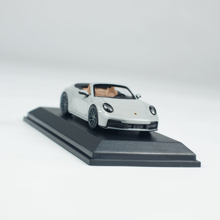 [Preorder] Minichamps 1:64 PORSCHE 911(992.2) CARRERA CABRIOLET CHALK CLDC 643064037
