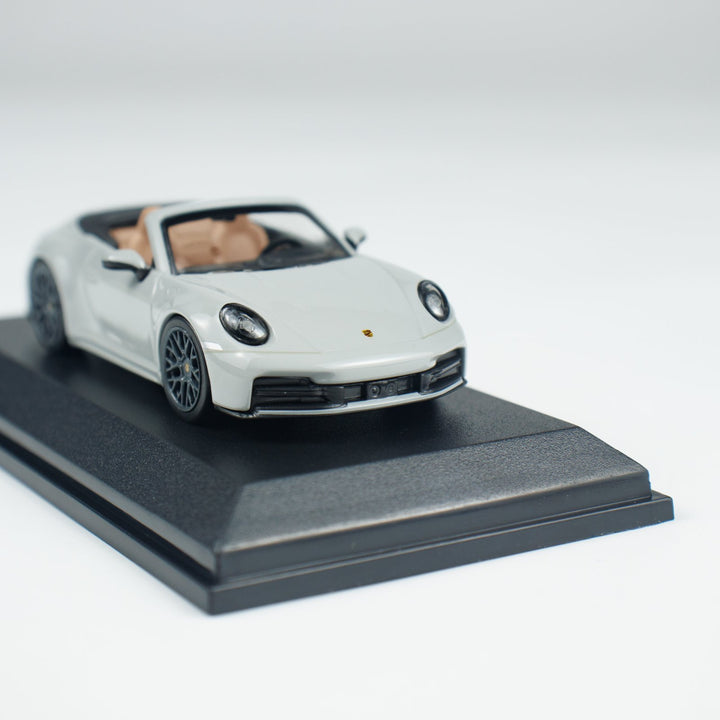 [Preorder] Minichamps 1:64 PORSCHE 911(992.2) CARRERA CABRIOLET CHALK CLDC 643064037