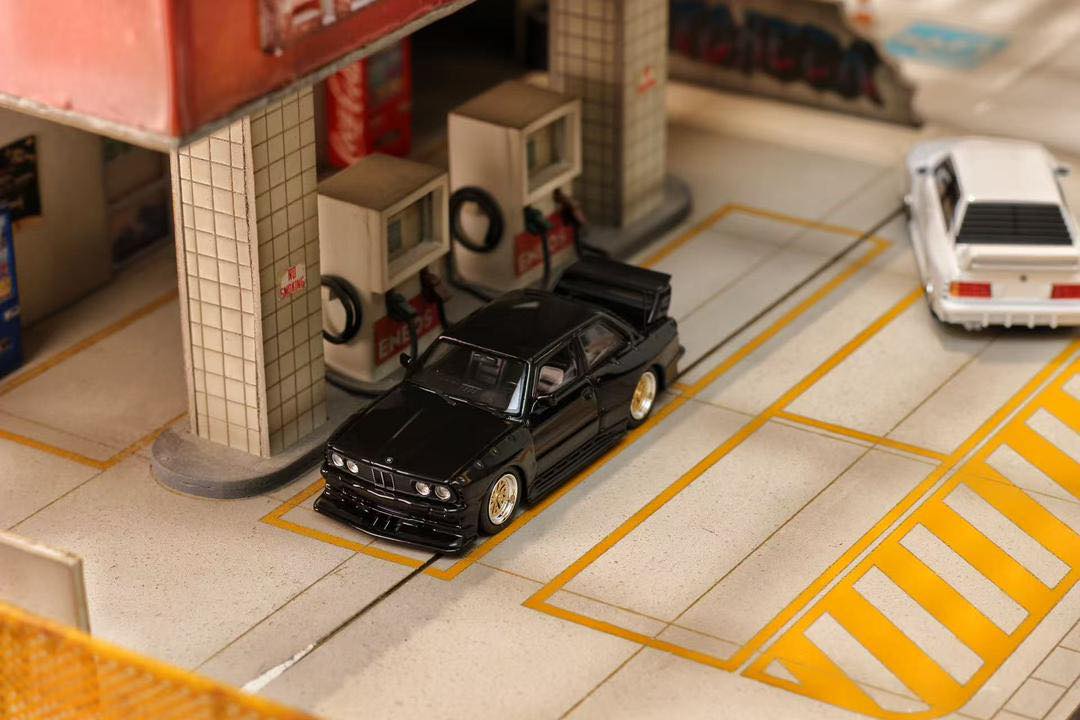 Street Weapon 1:64 BMW E30 M3 LTO Modified (3 Colours)