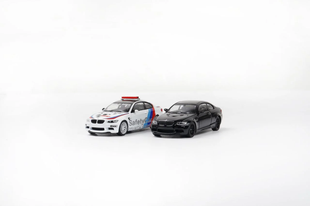 Fine model 1:64 BMW Coupe M3 E92 COUPE (2 Versions)