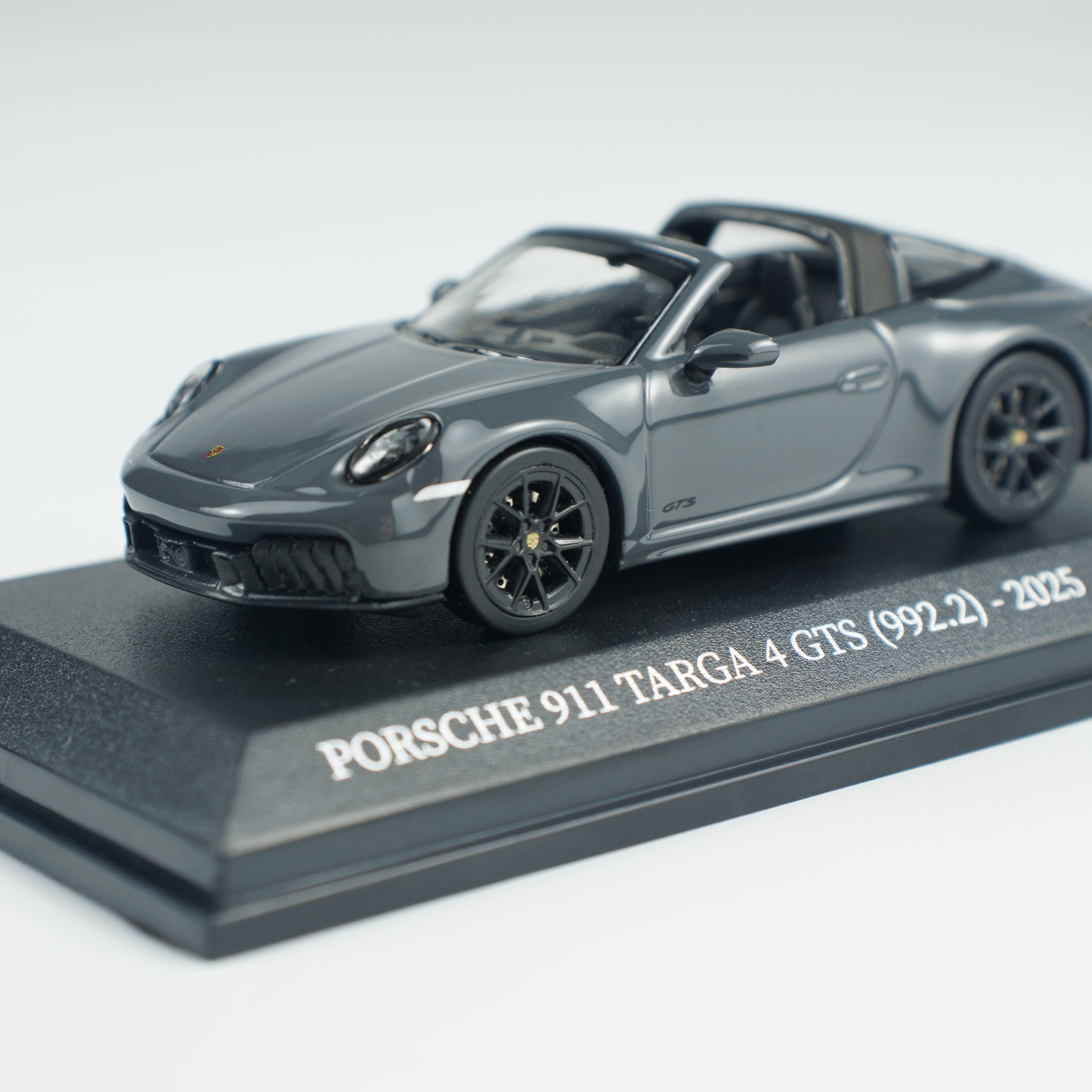MINICHAMPS 1:64 PORSCHE 911 (992.2) TARGA 4 GTS -2025-GREY CLDC