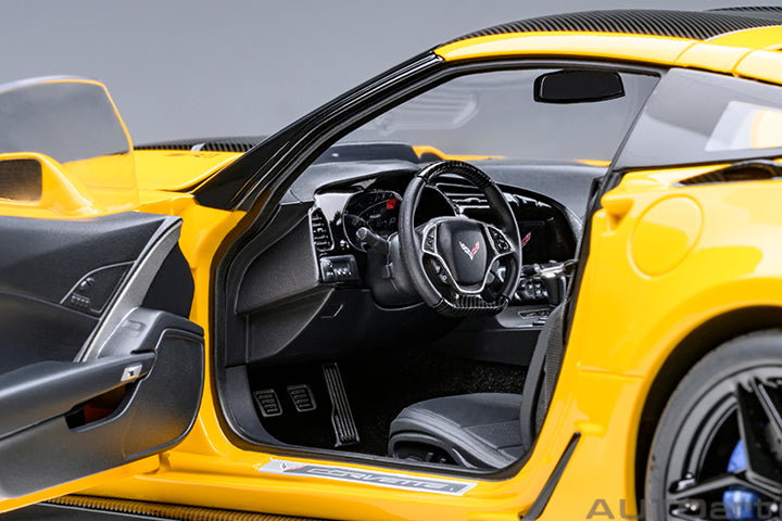 AUTOart　Chevrolet Corvette 1:18 AUTOart 1:18 Chevrolet Corvette C8 Stingray Z51 (Ceramic