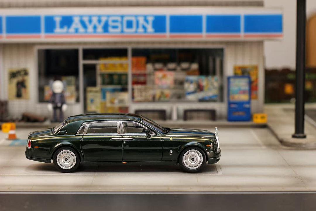 Street Weapon 1:64 Rolls-Royce Phantom VII (2 Colours)