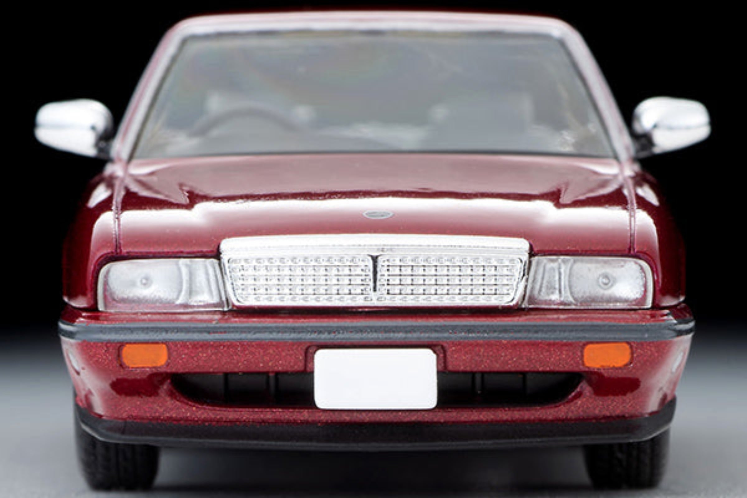Tomytec TLVN 1:64 Nissan Gloria Cima TYPE-II S (red) 1990