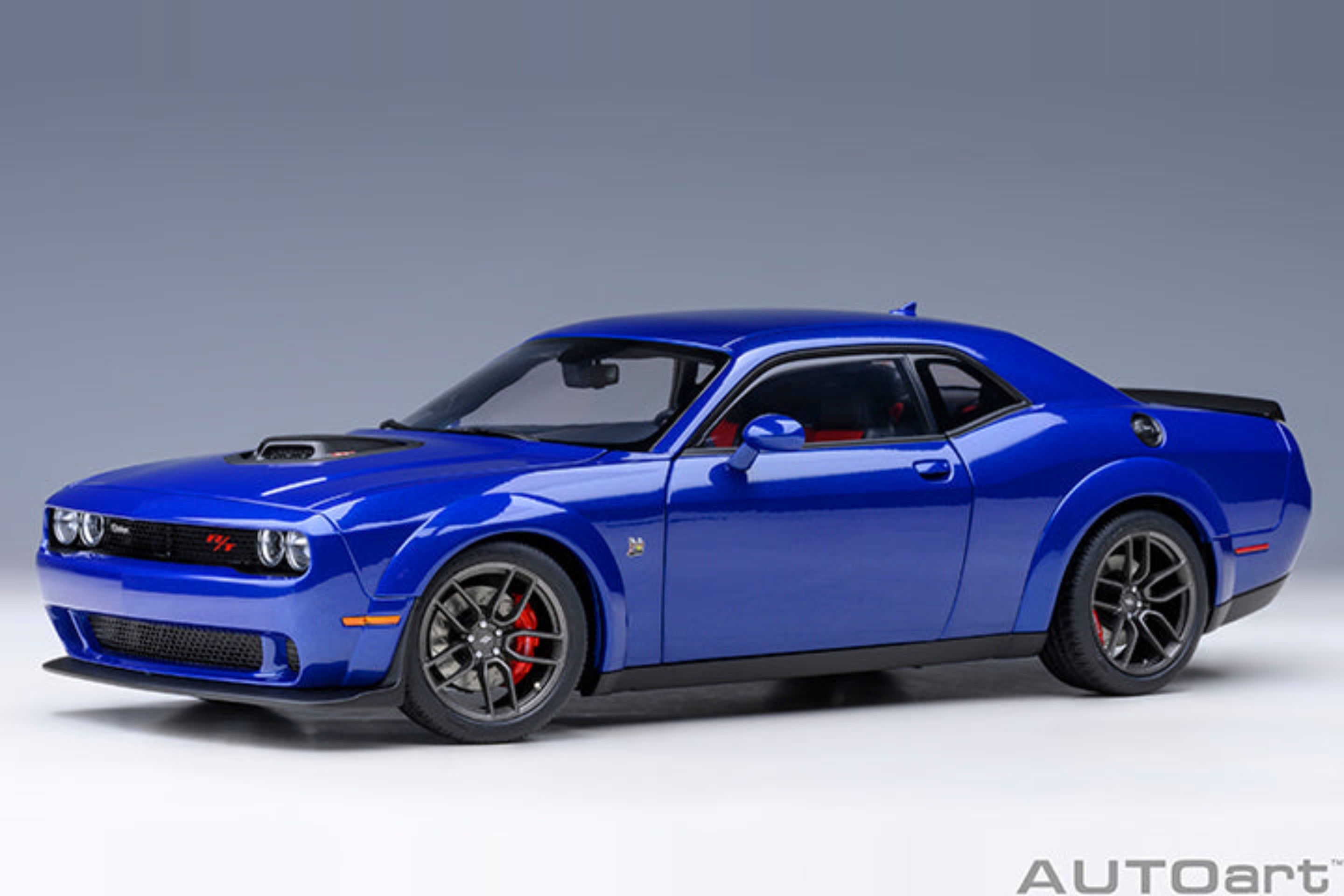 AUTOart 1:18 Dodge Challenger RT Scat Pack 2022 - Indigo Blue