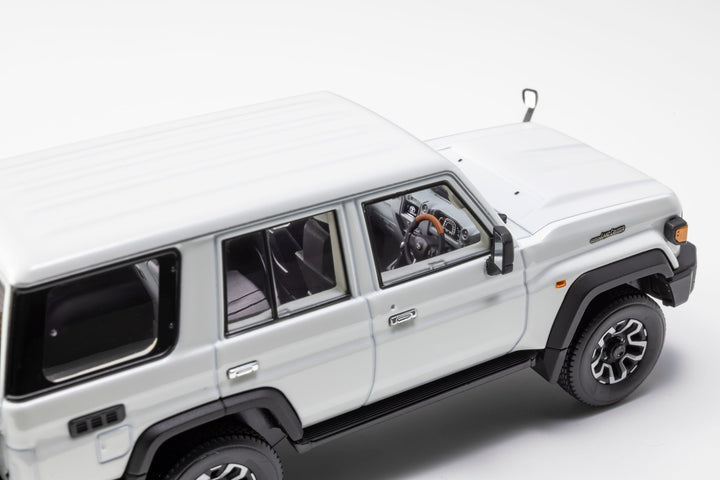 Kyosho 1:43 Toyota Land Cruiser 70 4(3 Colours) 03928BE/03928W/03928BK