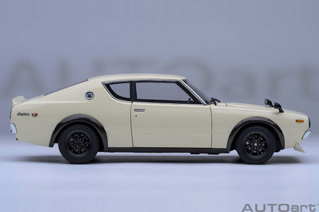 AUTOart 1:18 Nissan Skyline 2000 GT-R (KPGC110) - White 77467