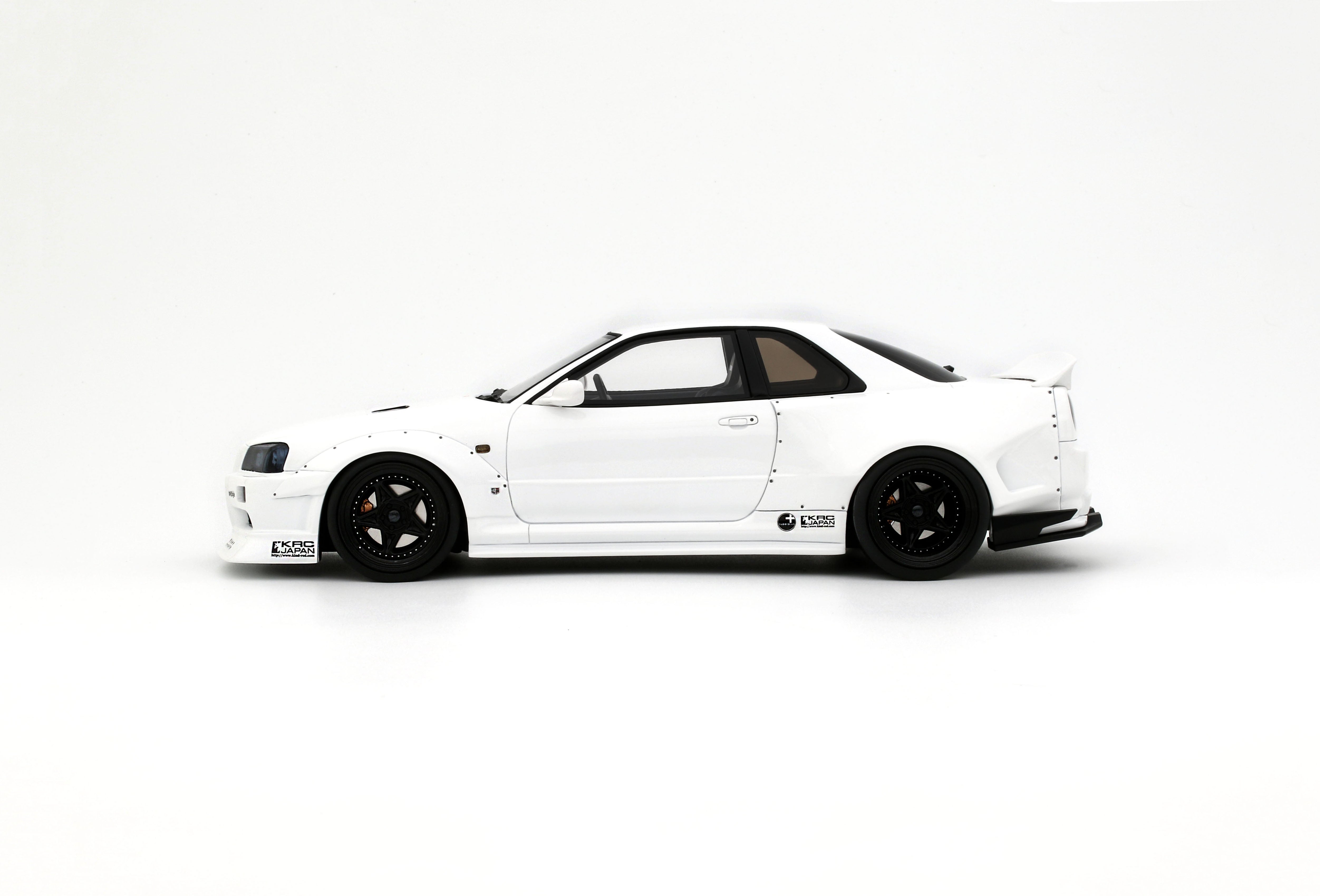 OttO 1:18 NISSAN SKYLINE GT-R (BNR34) BY KRC PEARL WHITE QX1 2019