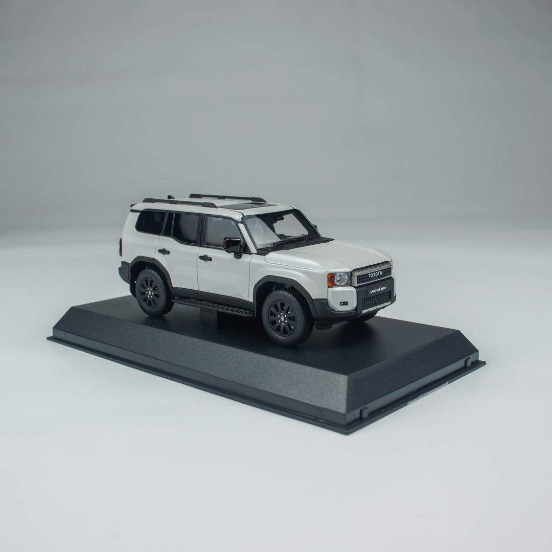[Online Only] Kyosho 1:43 Toyota Land Cruiser 250 ZX First Edition KS03927PW1