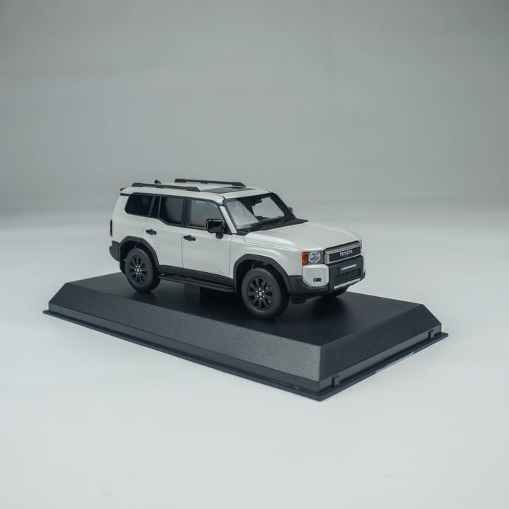[Online Only] Kyosho 1:43 Toyota Land Cruiser 250 ZX First Edition KS03927PW1