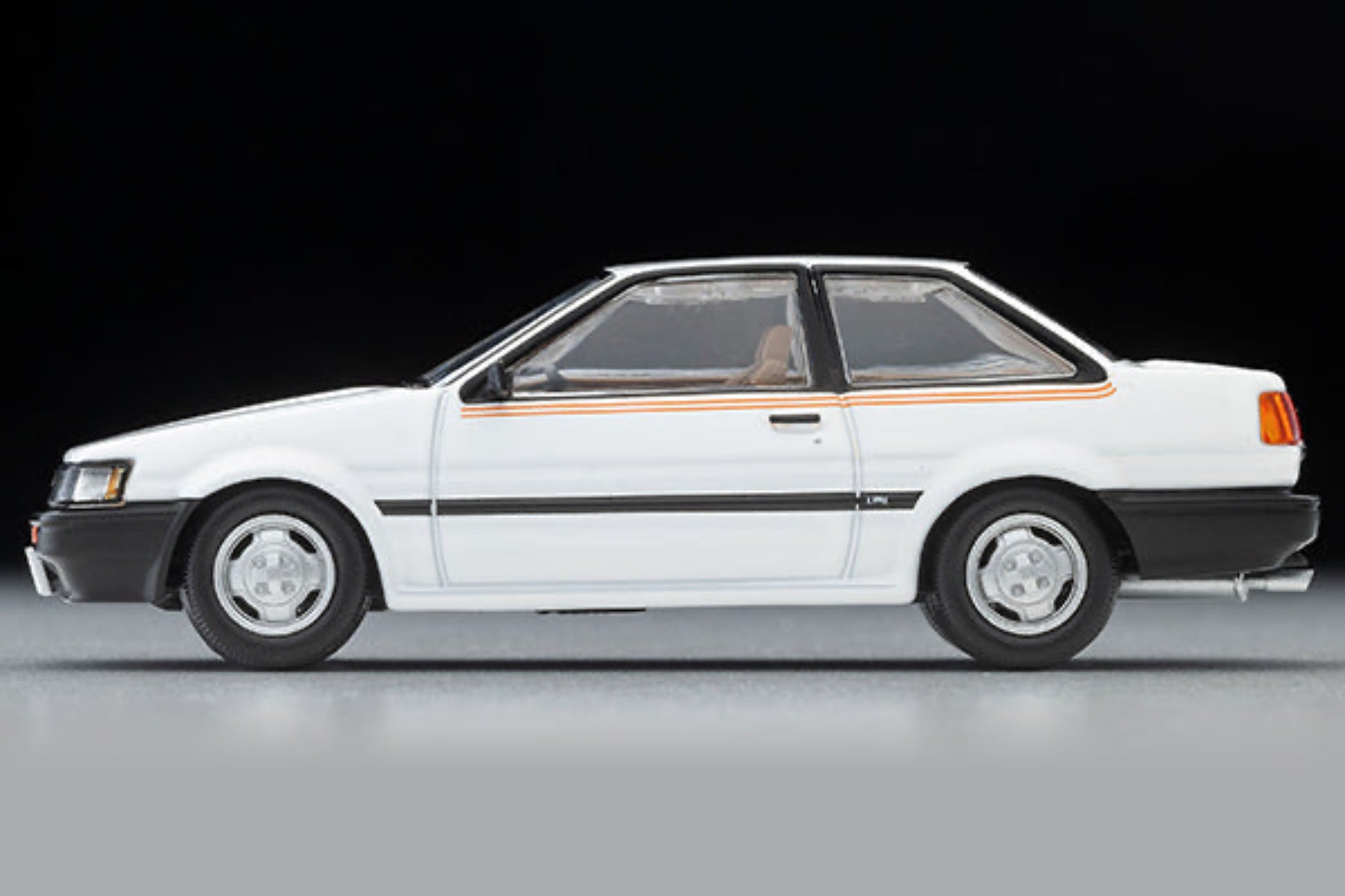Tomytec TLVN 1:64 Toyota Corolla Levin 2-door lime (white) 1983 LV