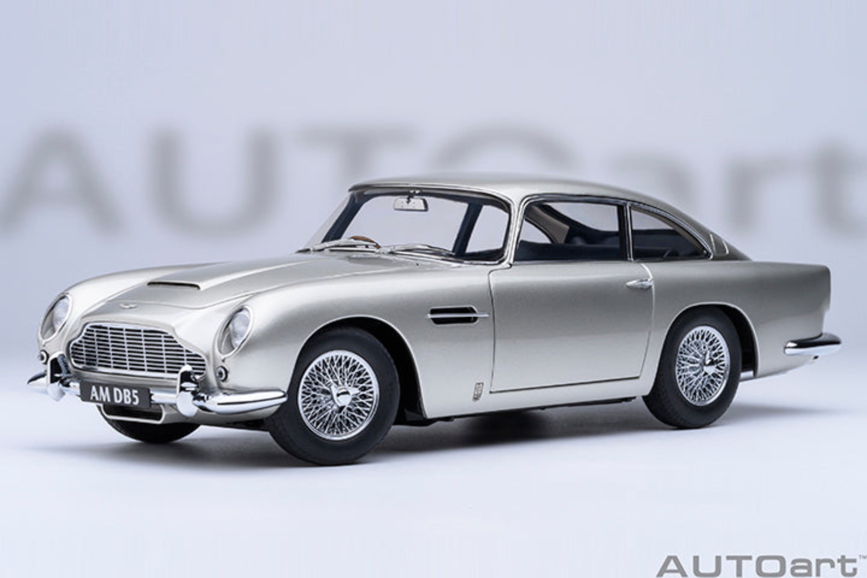 AUTOart 1:18 Aston Martin DB5 - Birch Silver 70287 – Horizon