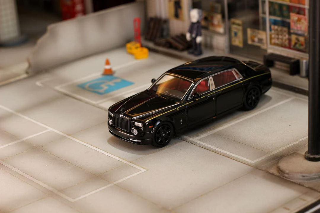 Street Weapon 1:64 Rolls-Royce Phantom VII (2 Colours)