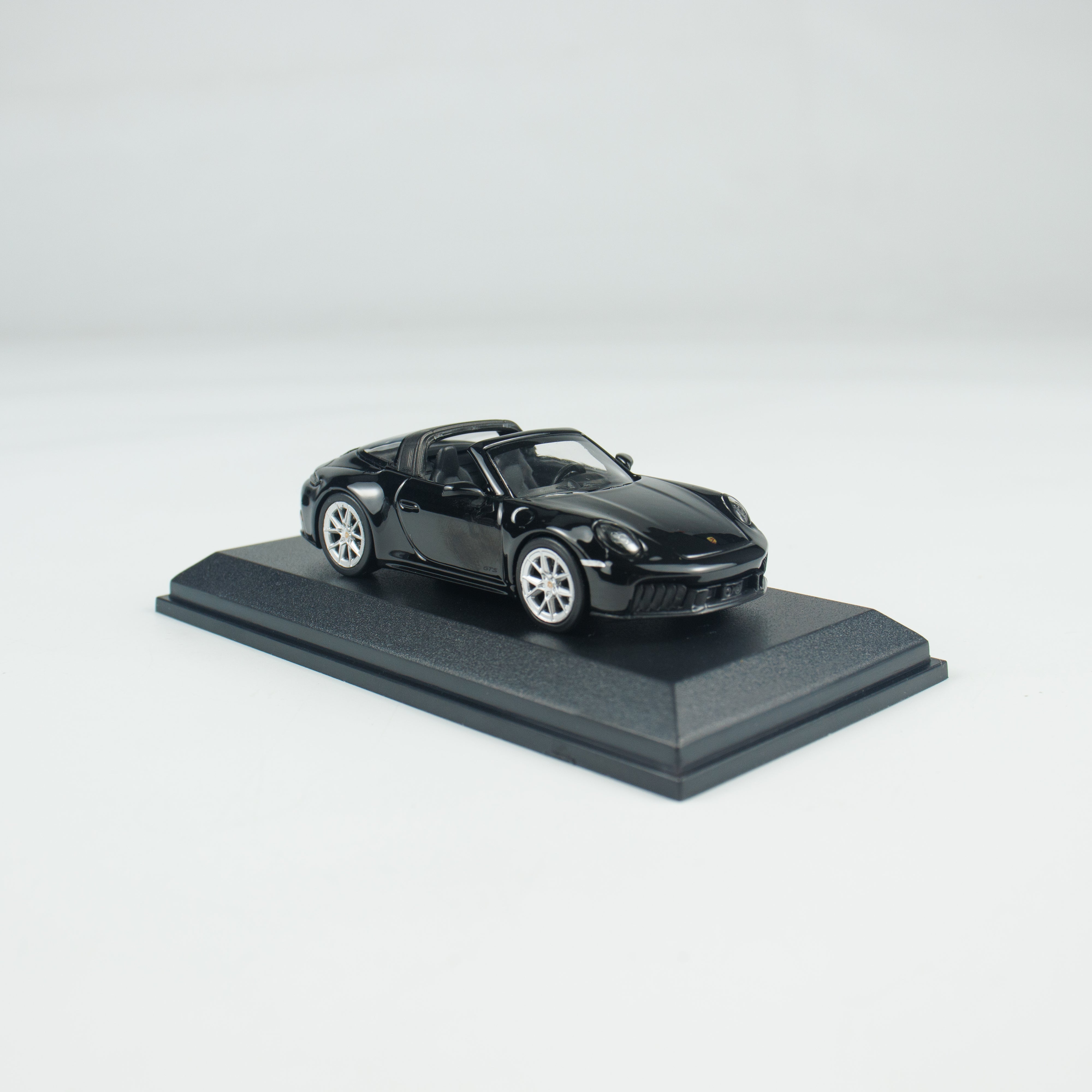 MINICHAMPS 1:64 PORSCHE 911 (992.2) TARGA 4 GTS -2025-BLACK CLDC
