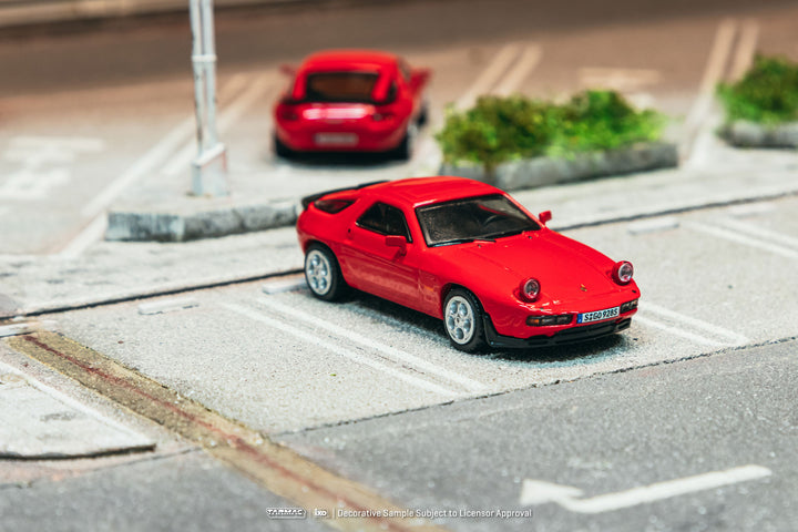 [Preorder] Tarmac Works 1:64 Porsche 928 S Red T64G-083-RE