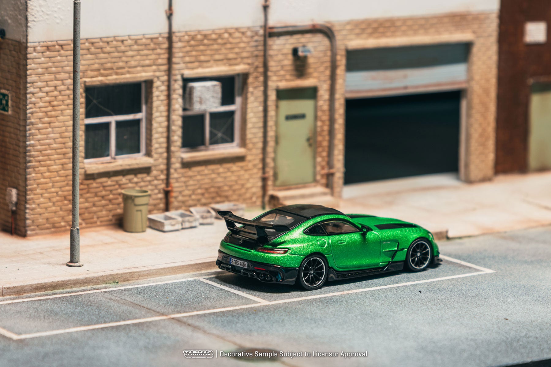 Tarmac Works 1:64 Mercedes-Benz AMG GT Black Series Green T64G-042