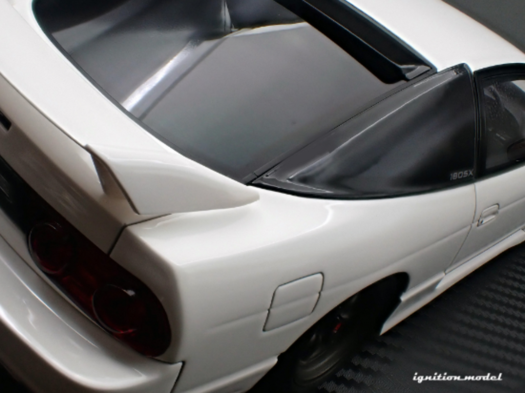 Ignition Model 1:18 Nissan 180SX TYPE X (RPS13) White IG3760