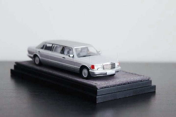 The Art of Model 1:64 Mercedes Benz S-class W126 44’ limosine Silver