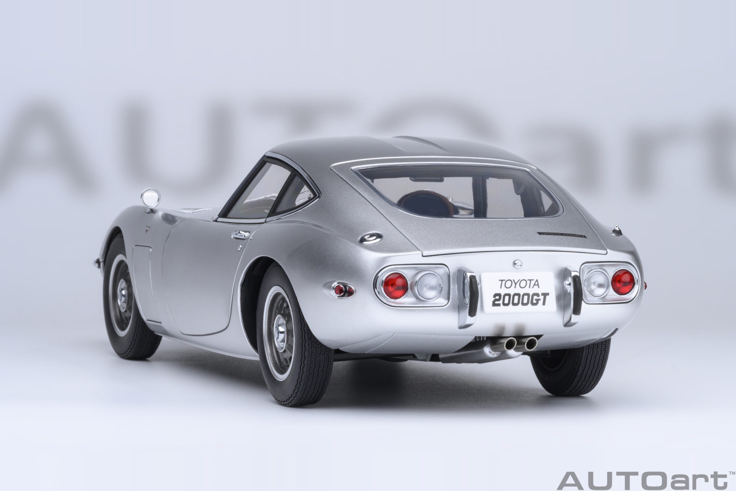 トヨタ 2000GT セピア 1:20 スケール トヨタ 2000GT セピア 1:20 スケール