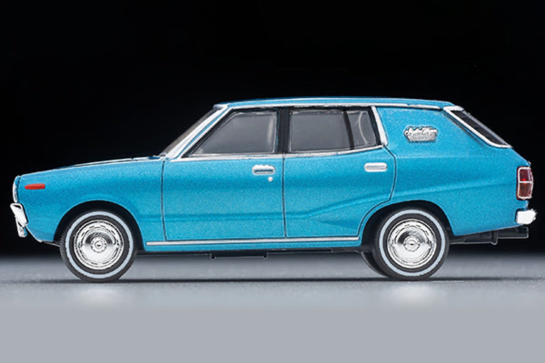 Tomytec TLVN 1:64 Nissan Skyline Wagon 1800 Sporty GL (blue