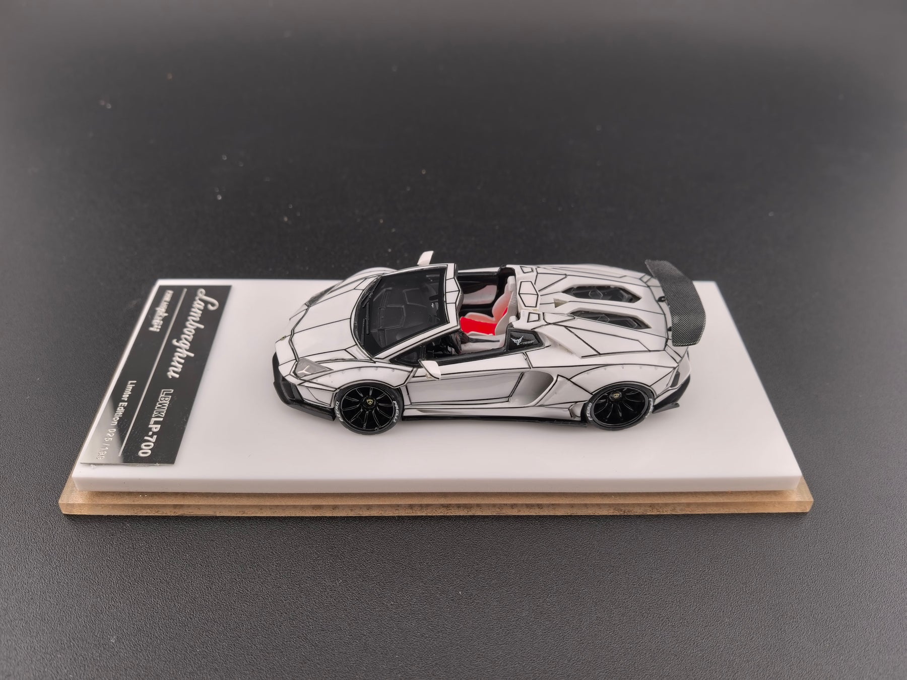 Amazon | △最後1台！Matt White！Davis&Giovanni 1/43