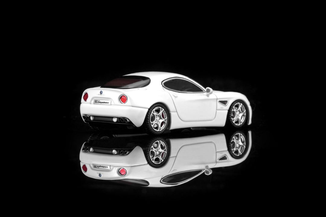 [Preorder] MOTORHELIX 1:64 Alfa Romeo 8C Competizione 2008 (2 Colours) M69052/M69054
