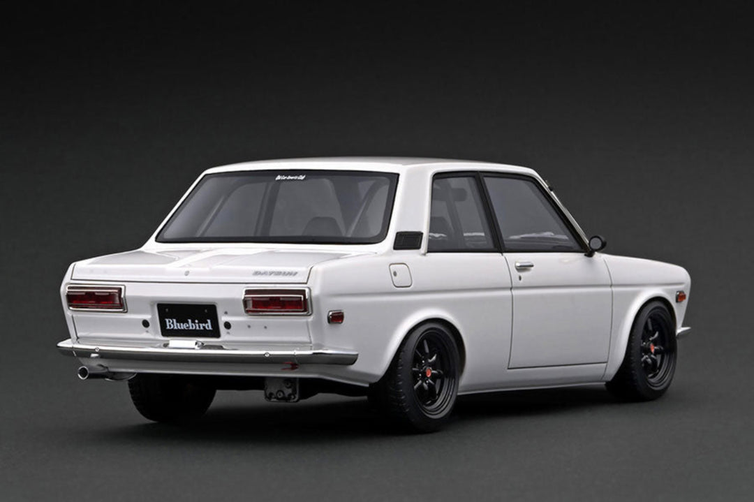 [Preorder] Ignition Model 1:18 Datsun Bluebird (510) White With Mr. Yokoyama IG3303