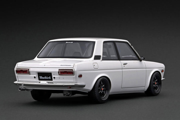 [Preorder] Ignition Model 1:18 Datsun Bluebird (510) White With Mr. Yokoyama IG3303