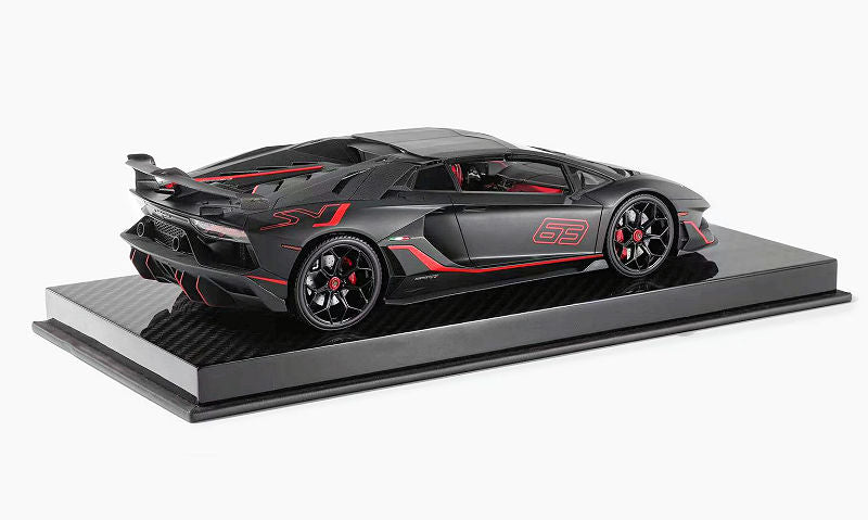 Runner X Ultra Unique 1:18 Lamborghini Aventador SVJ (3 Colours)
