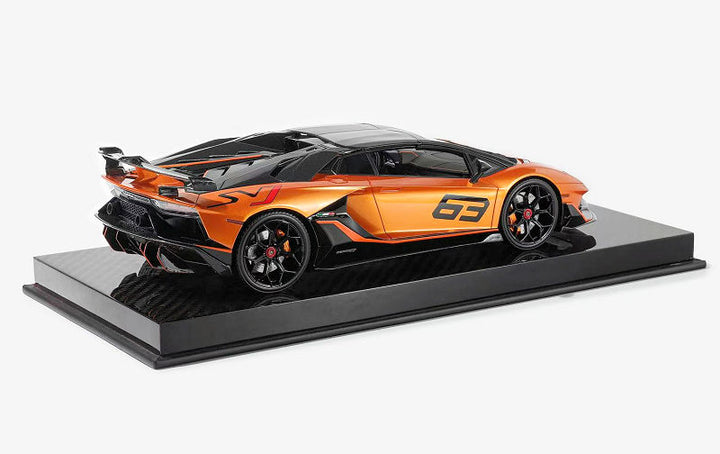 Runner X Ultra Unique 1:18 Lamborghini Aventador SVJ (3 Colours)