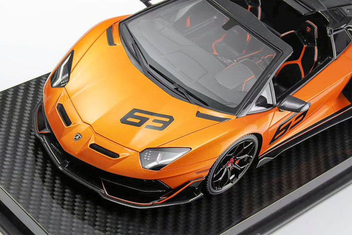 Runner X Ultra Unique 1:18 Lamborghini Aventador SVJ (3 Colours)