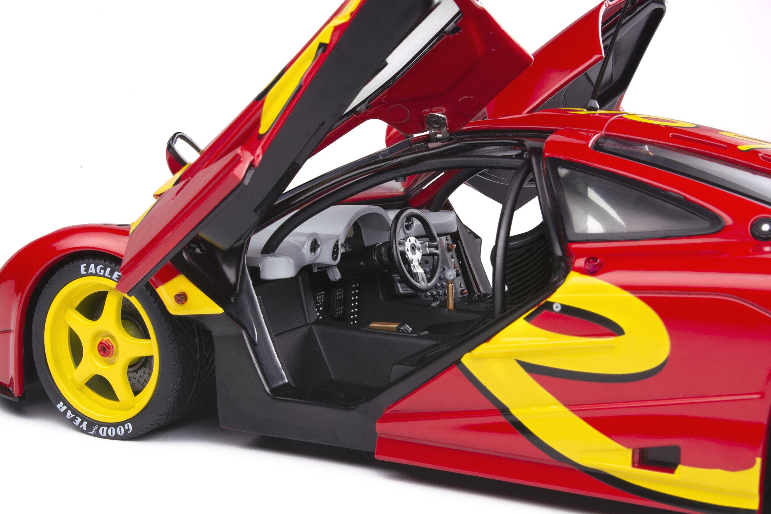 Solido 1:18 MCLAREN F1 GTR SHORT TAIL – LAUNCH LIVERY – 1996