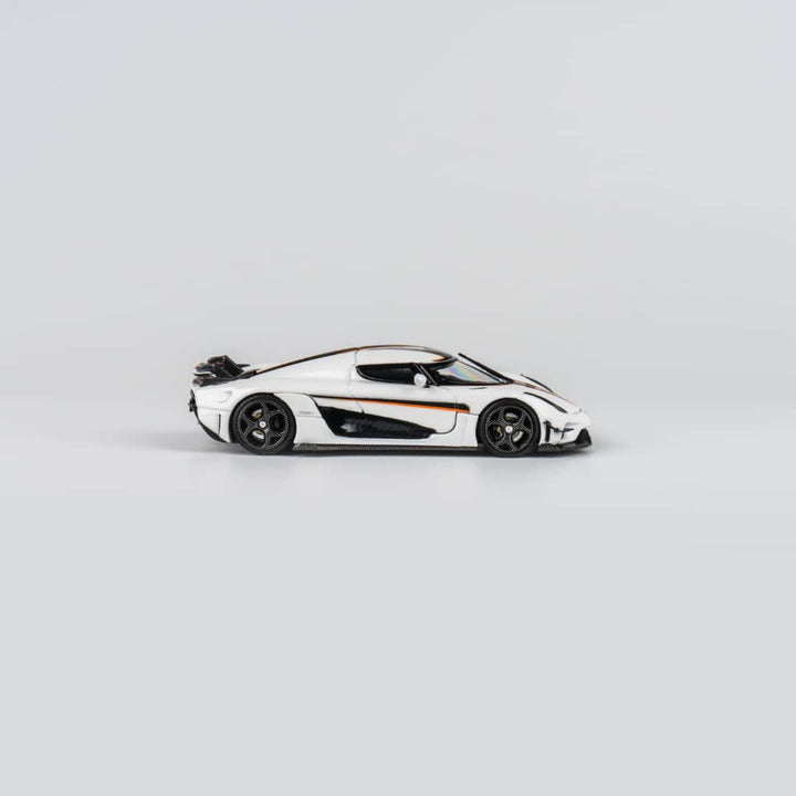 TPC 1:64 Koenigsegg Regera White Diecast side