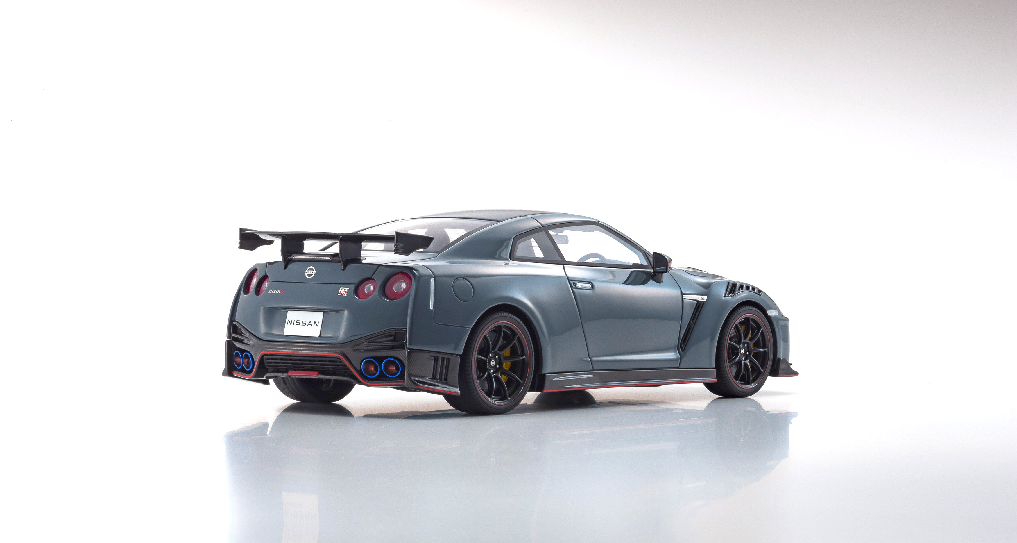 Kyosho 1:18 Nissan GT-R NISMO 2022 Gray – Horizon Diecast