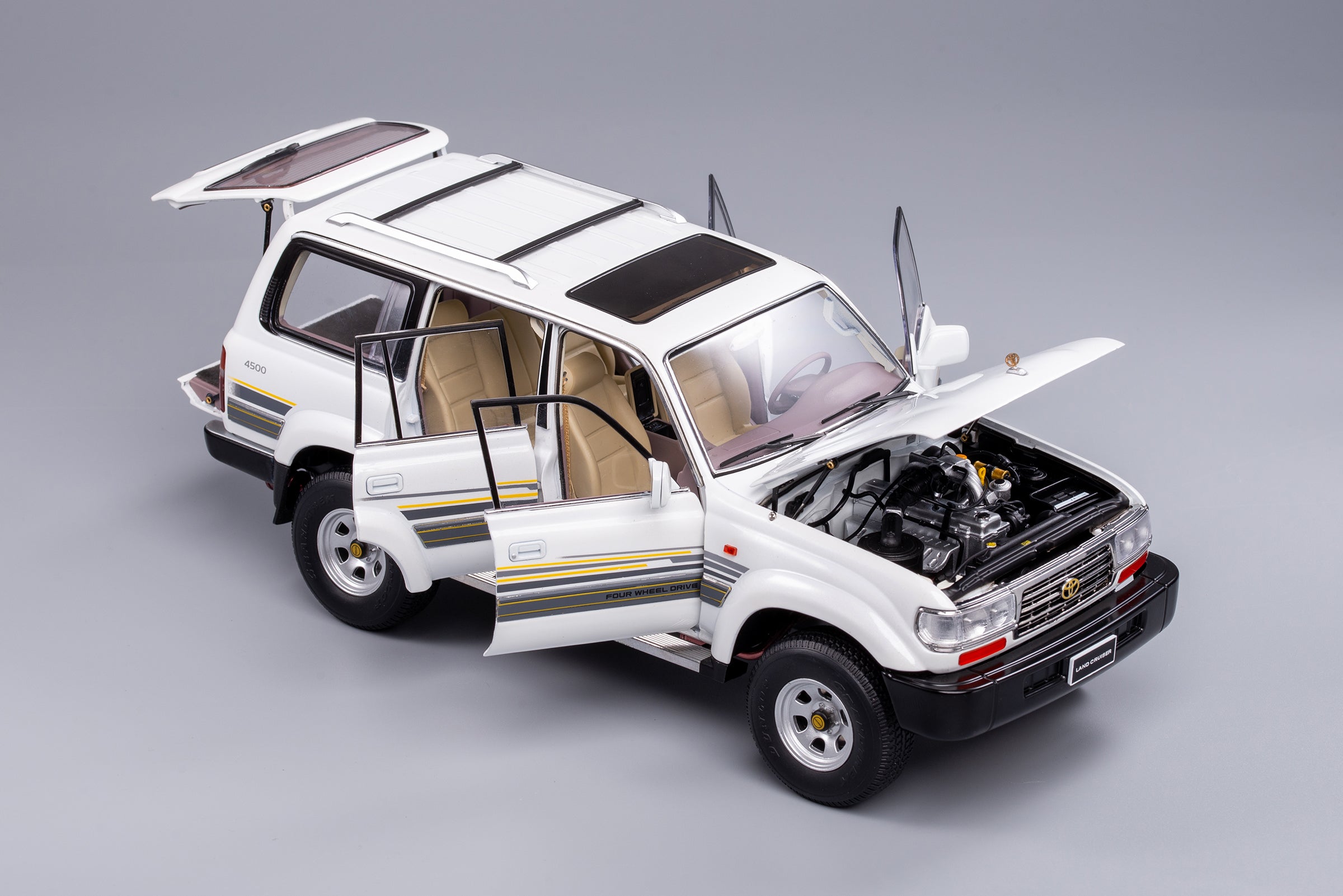 KENGFAI 1:18 Land Cruiser Pearl White Left LHD – Horizon Diecast