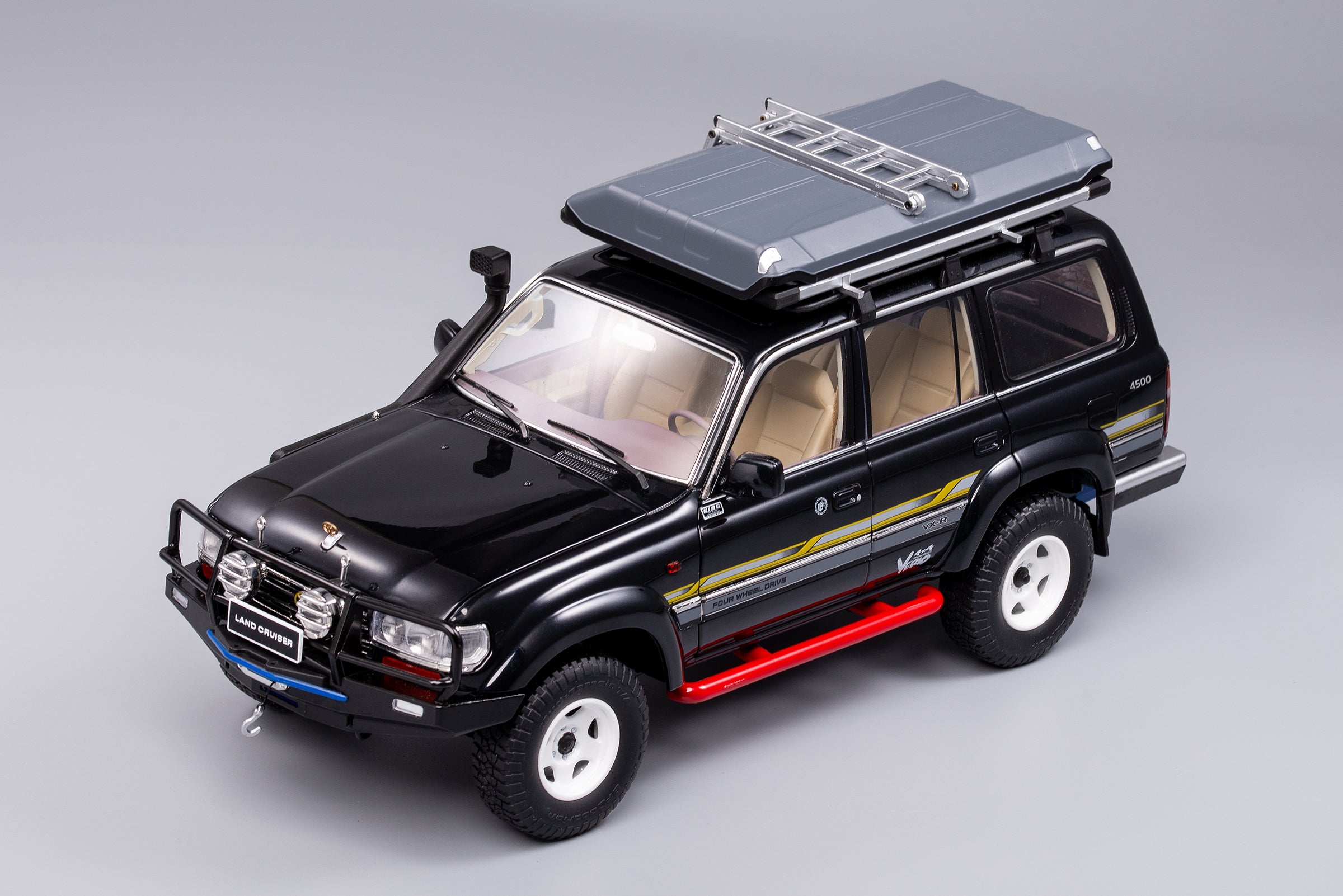 KENGFAI 1:18 Land Cruiser Pearl Black Off-road Left LHD – Horizon