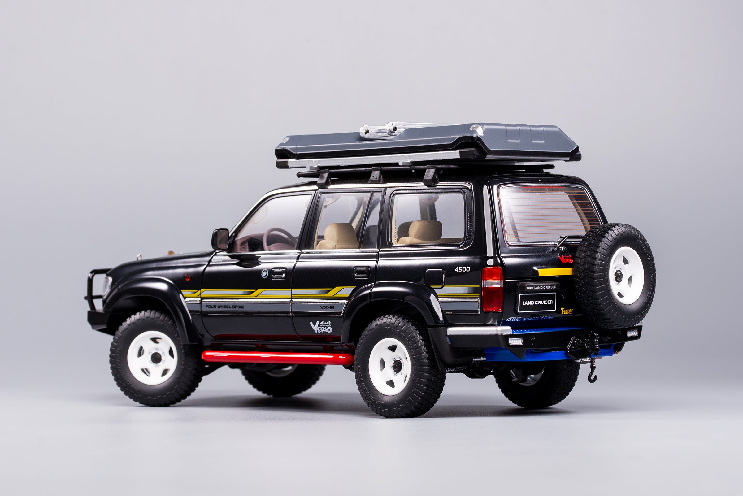 KENGFAI 1:18 Land Cruiser Pearl Black Off-road Left LHD KENGFAI 1:18 Land Cruiser Pearl Black Off-road Left LHD