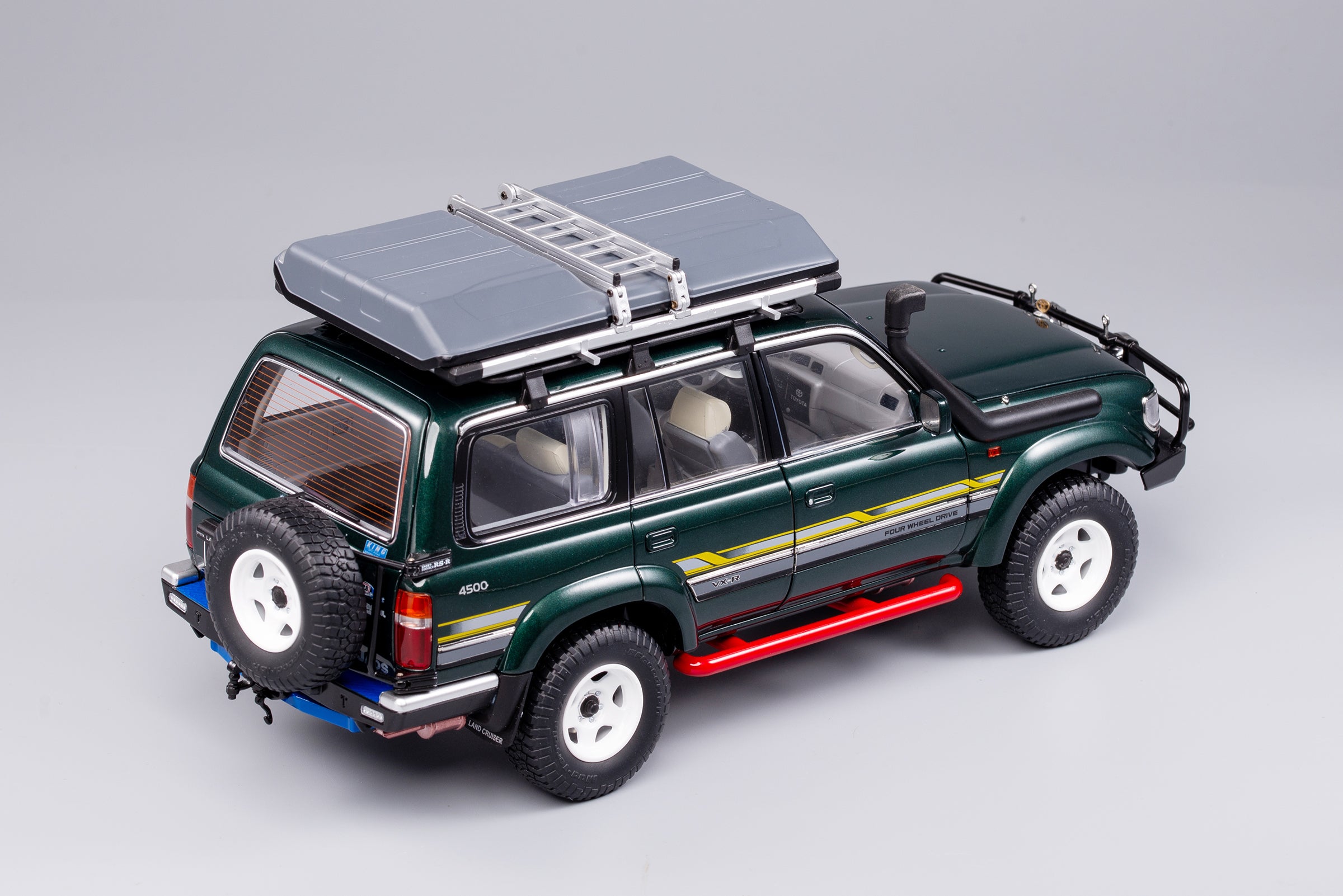 KENGFAI 1:18 Land Cruiser Pearl Green Off-road Left LHD – Horizon