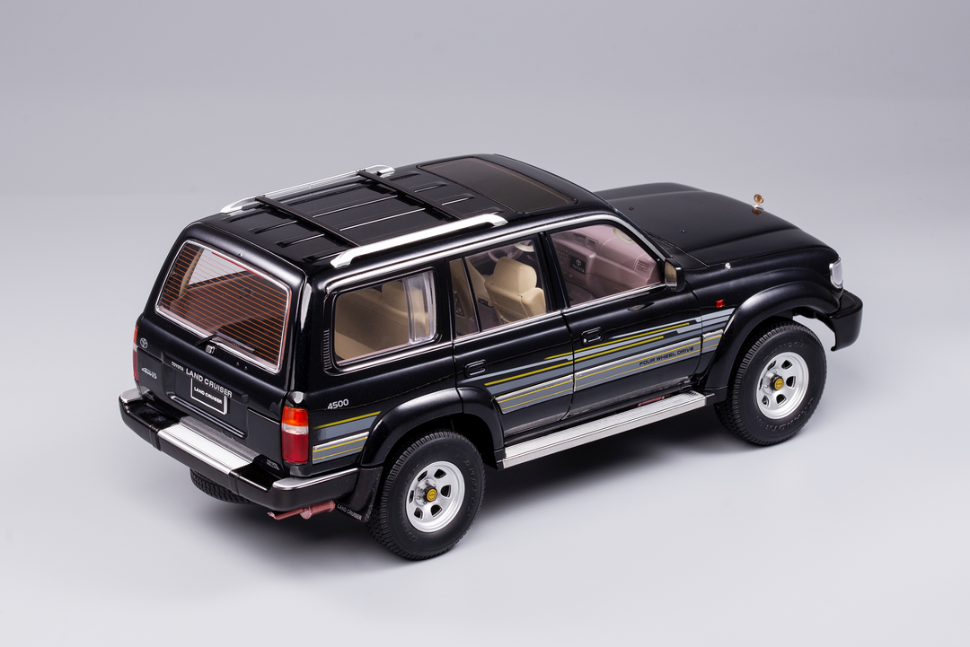 KENGFAI 1:18 Land Cruiser Pearl Black Left LHD – Horizon Diecast KENGFAI 1:18 Land Cruiser Pearl Black Left LHD – Horizon Diecast