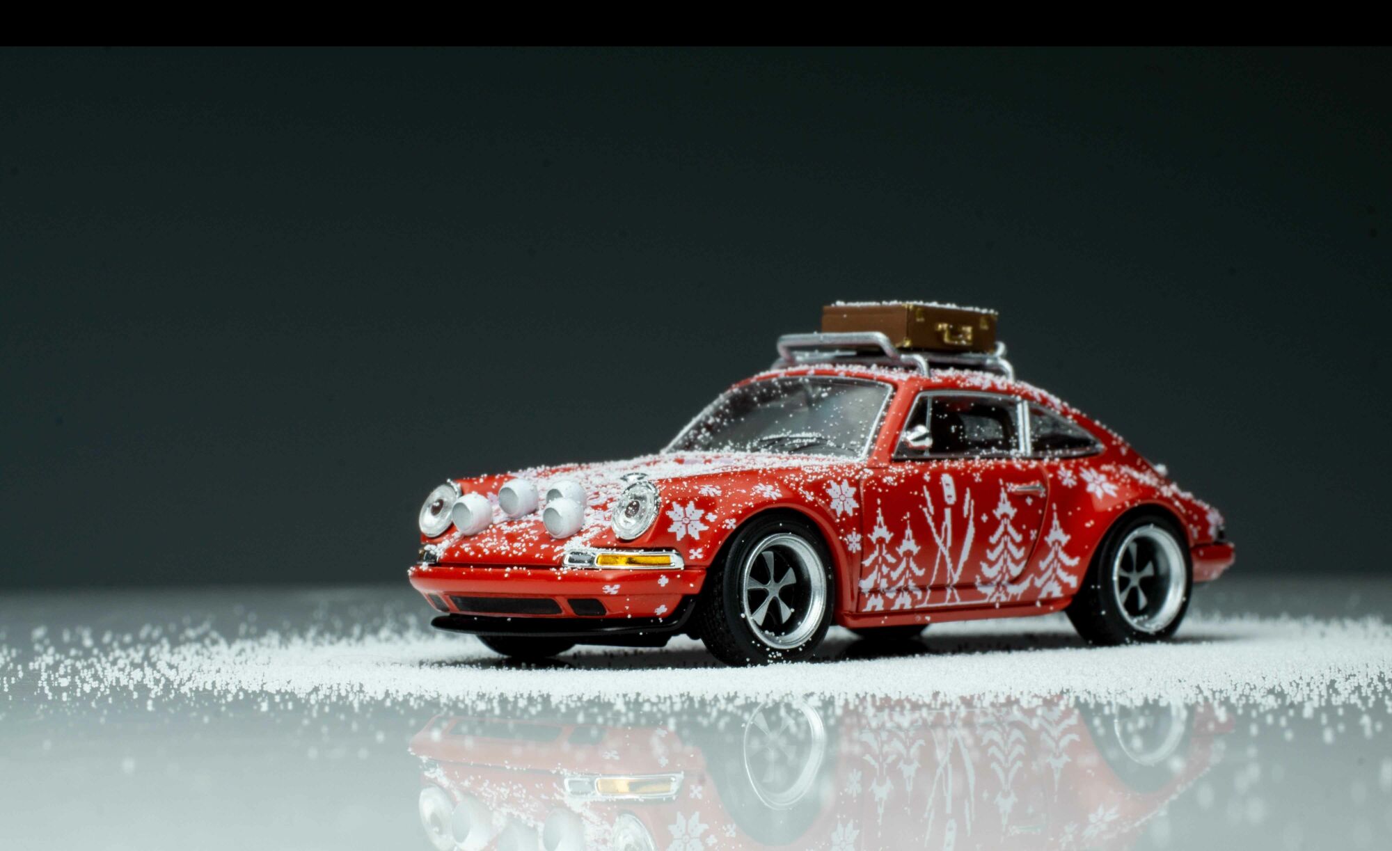 POPRACE 1:64 Porsche 911 Singer Christmas Edition PR64-SGGR-CHR