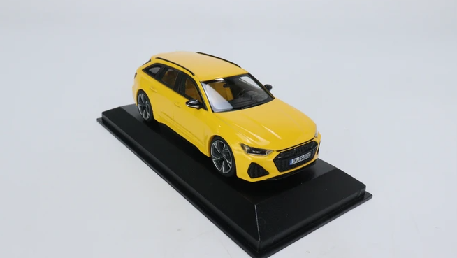 [Backorder] MINICHAMPS 1:43 Audi RS6 Avant Vegas Yellow