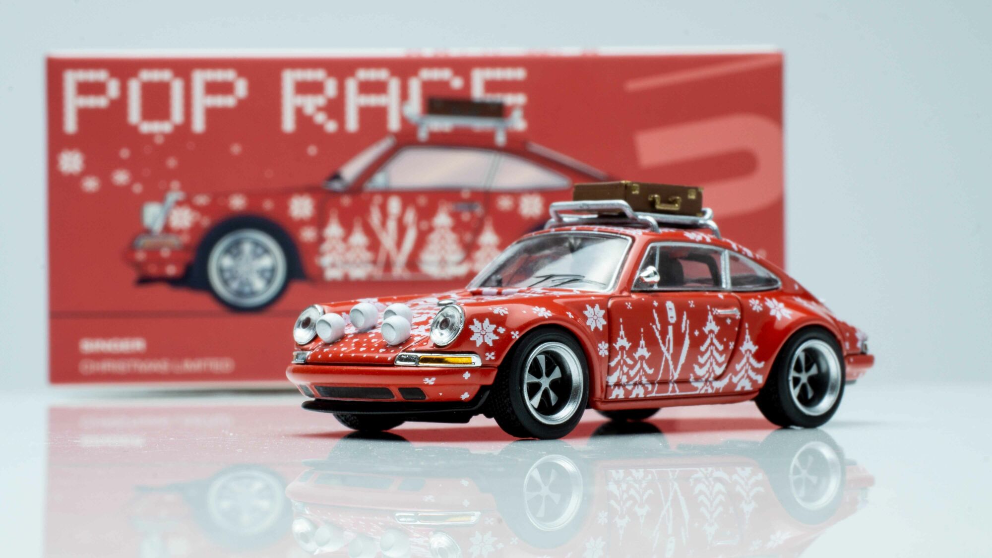 POPRACE 1:64 Porsche 911 Singer Christmas Edition PR64-SGGR-CHR