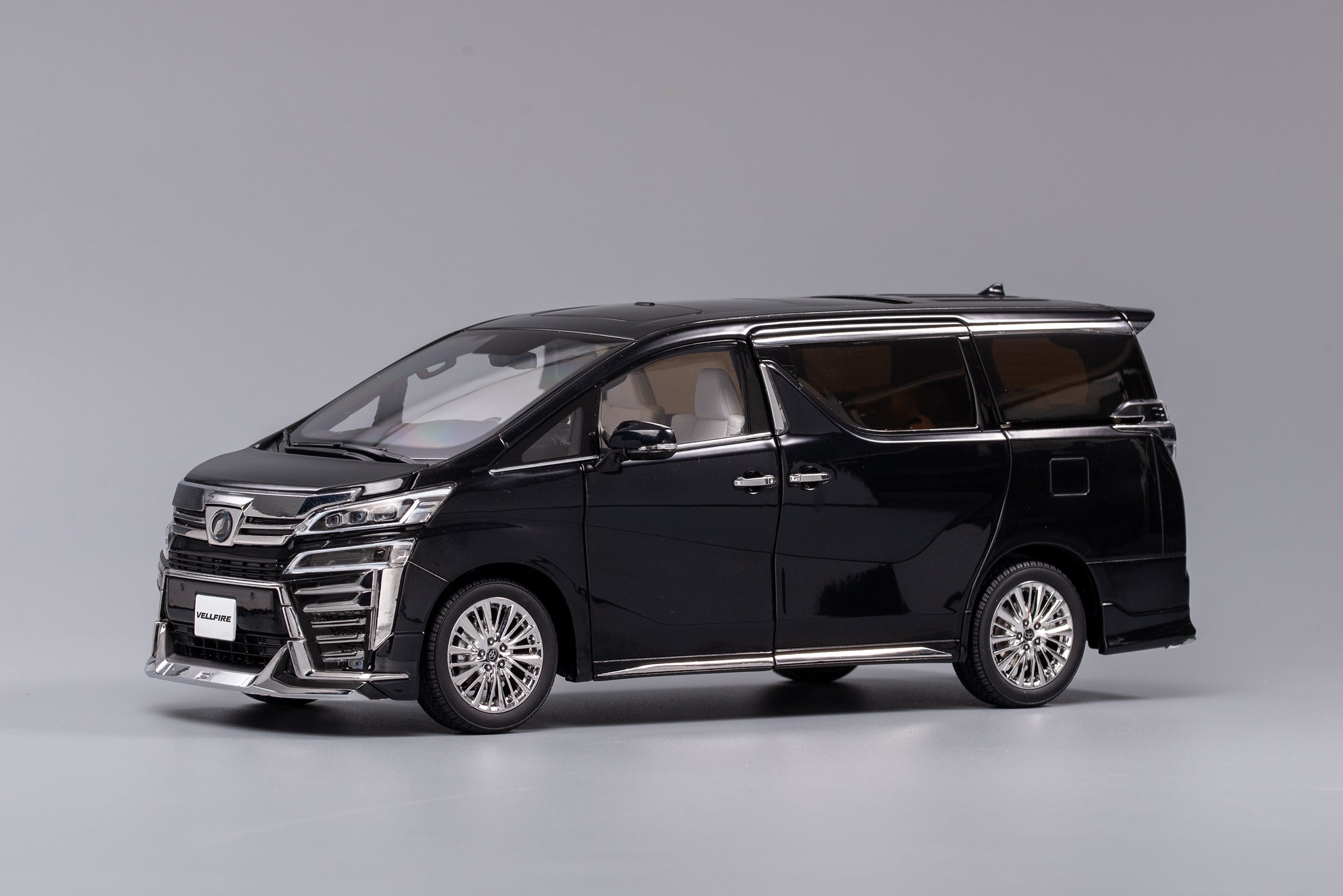 Kengfai 1:18 Toyota Alphard Vellfire Black LHD KF030-1 – Horizon